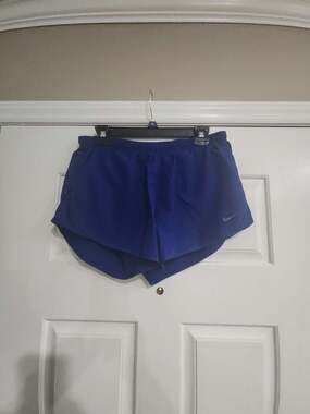 Nike Dri-FIT Women's Running Shorts with Back Zip Pocket